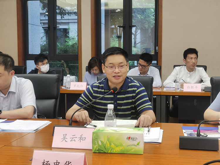 重慶頒發(fā)首批行政辦事員技能等級(jí)證書(shū) 以專(zhuān)業(yè)化培訓(xùn)強(qiáng)化服務(wù)效能