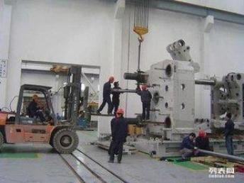 北京叉車出租與工業(yè)機(jī)器人制造 現(xiàn)代物流與智能制造的完美結(jié)合